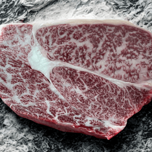 5 Wagyu Steak Auf Marmorierter Platte Kopie